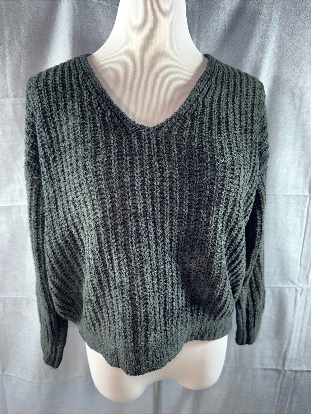 3193-Express Women's V-Neck Ribbed Sweater – Charcoal